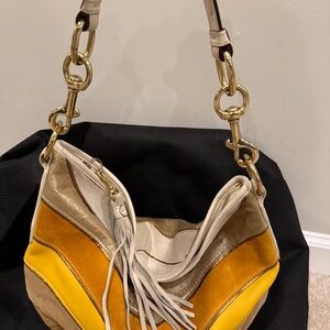 Coach Shoulder Bag – Classic & Timeless